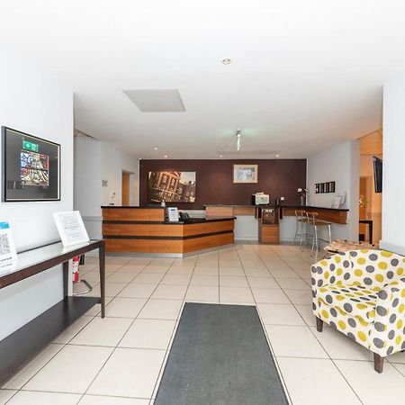 The Grange On Warbrook Estate Hotell Hook  Eksteriør bilde